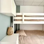 Spacious Duplex In The Center Of Onikos Bastenaken