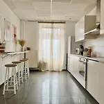 Spacious Duplex In The Center Of Onikos Appartement *