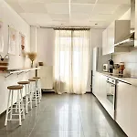 Spacious Duplex In The Center Of Onikos Appartement *