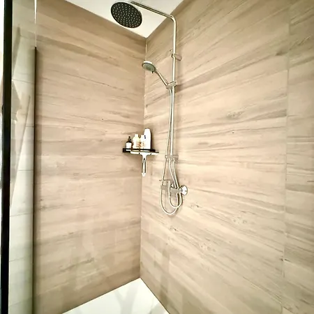 Spacious Duplex In The Center Of Onikos Daire Bastogne