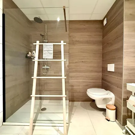 Spacious Duplex In The Center Of Onikos Daire *