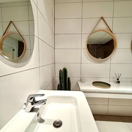 Spacious Duplex In The Center Of Onikos Διαμέρισμα *