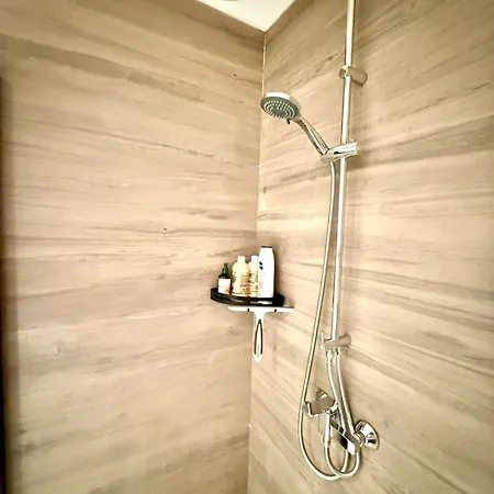 Spacious Duplex In The Center Of Onikos *