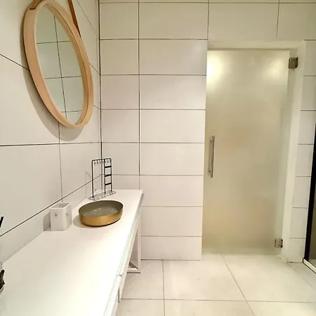 Spacious Duplex In The Center Of Onikos *