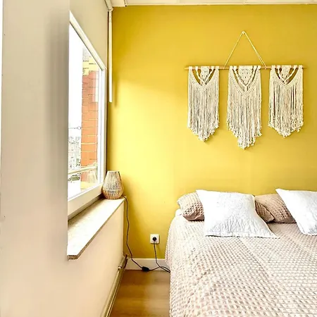 Spacious Duplex In The Center Of Onikos * Bastogne