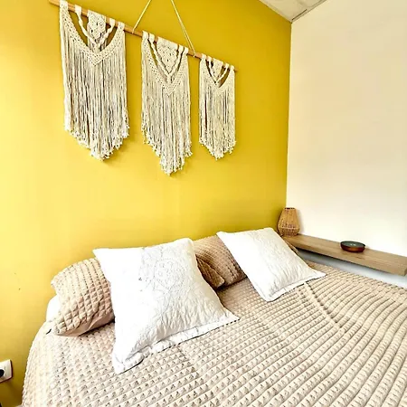 Spacious Duplex In The Center Of Onikos