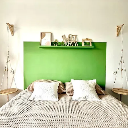 Spacious Duplex In The Center Of Onikos Daire