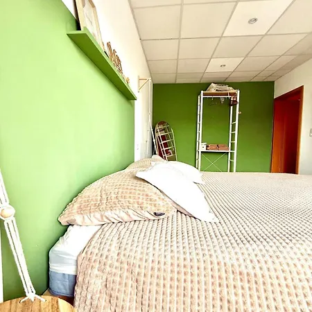 Daire Spacious Duplex In The Center Of Onikos Bastogne