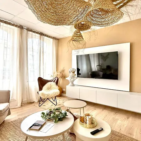 Spacious Duplex In The Center Of Onikos