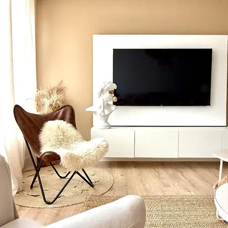 Spacious Duplex In The Center Of Onikos