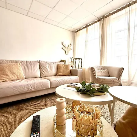 Spacious Duplex In The Center Of Onikos * Bastogne