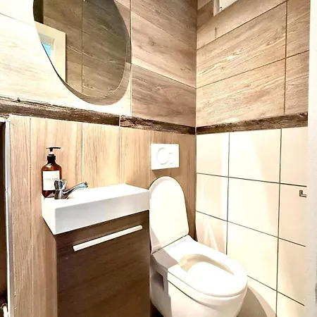 Διαμέρισμα Spacious Duplex In The Center Of Onikos Μπαστόν