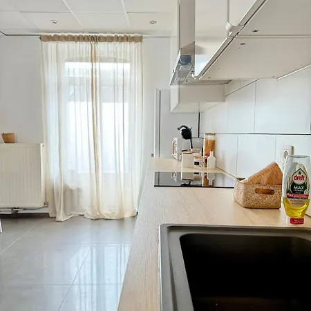 Spacious Duplex In The Center Of Onikos Daire *