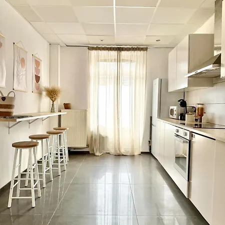 Spacious Duplex In The Center Of Onikos Διαμέρισμα *