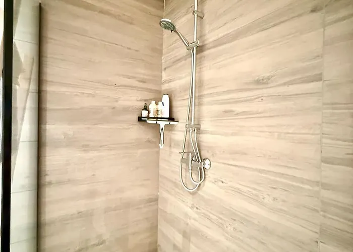 Spacious Duplex In The Center Of Onikos アパート バストーニュ