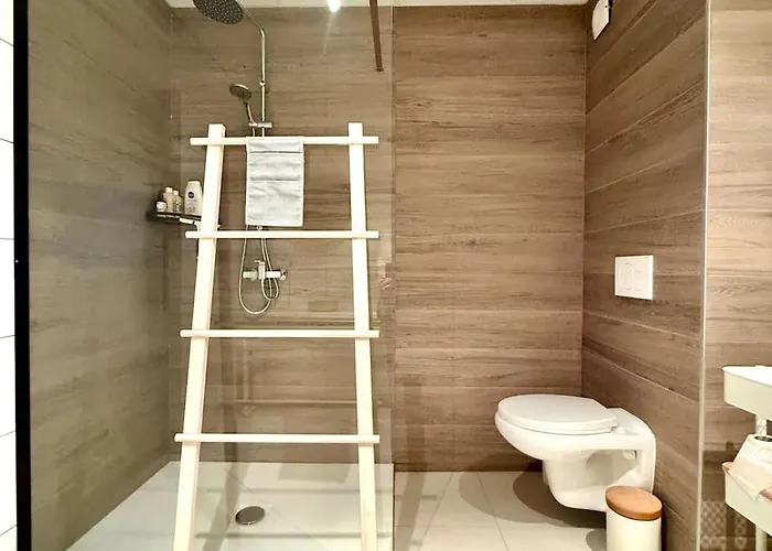 Spacious Duplex In The Center Of Onikos アパート *