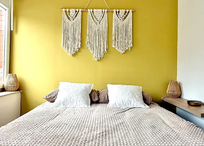 Spacious Duplex In The Center Of Onikos アパート バストーニュ