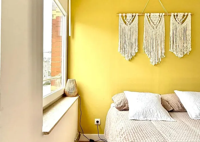 Spacious Duplex In The Center Of Onikos * バストーニュ