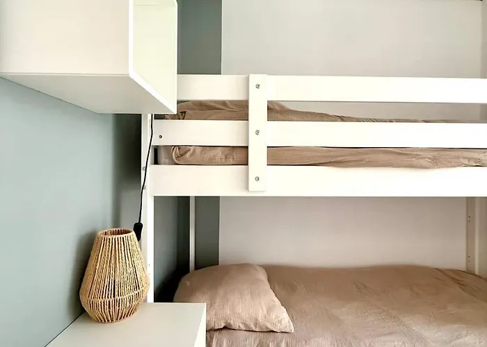 Spacious Duplex In The Center Of Onikos バストーニュ