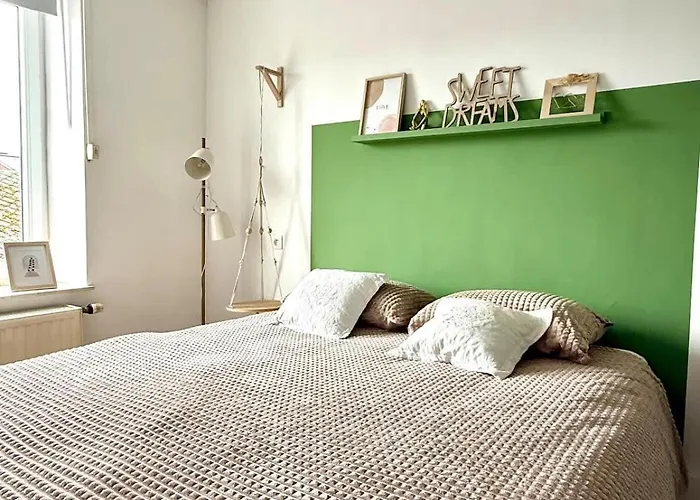 Spacious Duplex In The Center Of Onikos * バストーニュ