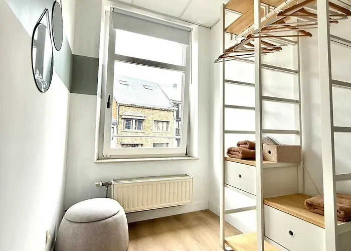 Spacious Duplex In The Center Of Onikos アパート バストーニュ
