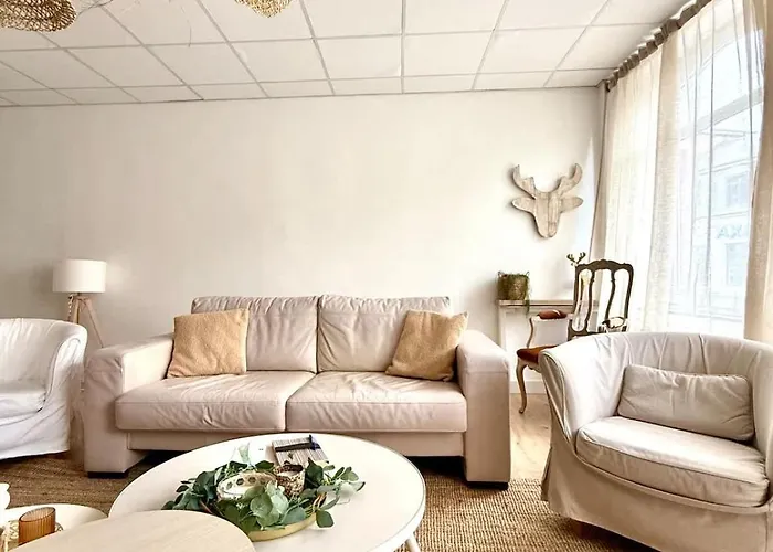Spacious Duplex In The Center Of Onikos アパート