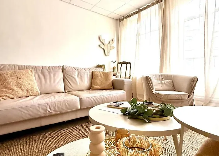 Spacious Duplex In The Center Of Onikos * バストーニュ