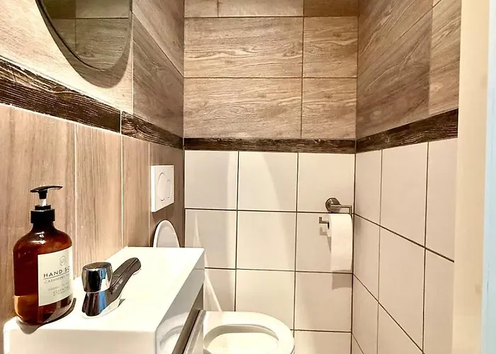 Spacious Duplex In The Center Of Onikos アパート
