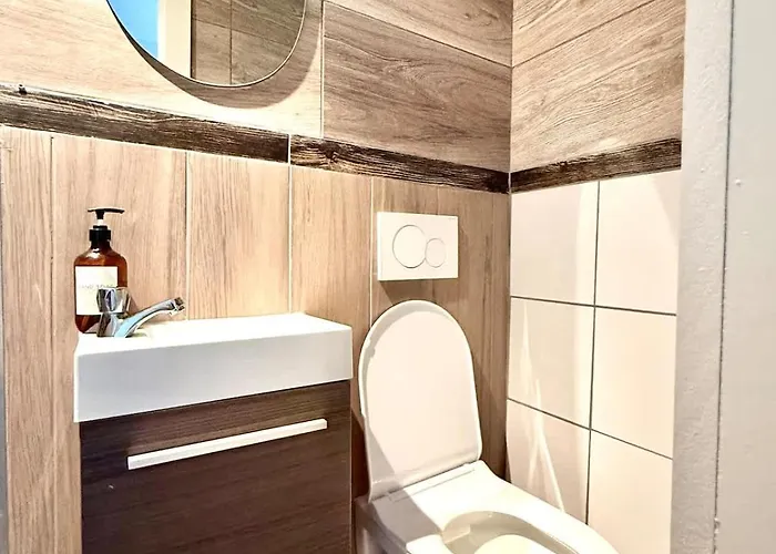 Spacious Duplex In The Center Of Onikos バストーニュ