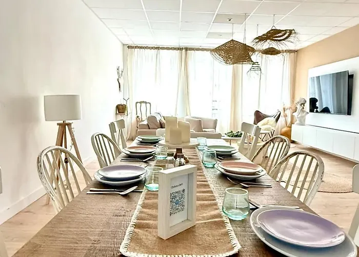 アパート Spacious Duplex In The Center Of Onikos *