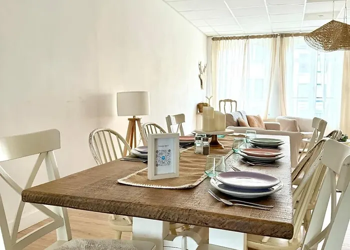 アパート Spacious Duplex In The Center Of Onikos