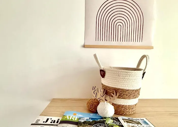 Spacious Duplex In The Center Of Onikos * バストーニュ