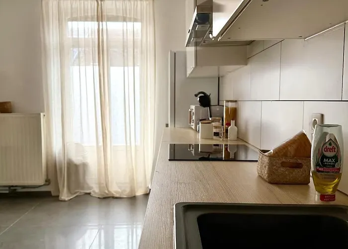 Spacious Duplex In The Center Of Onikos *