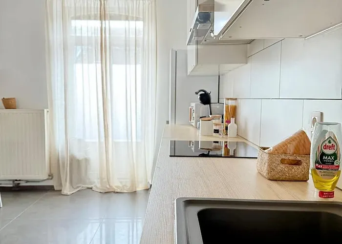 Spacious Duplex In The Center Of Onikos アパート *